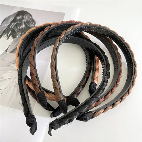Korean-style fishbone corkscrew hair tie that conceals hairline, compresses hair, and prevents slipping for a simple ponytail hair accessory