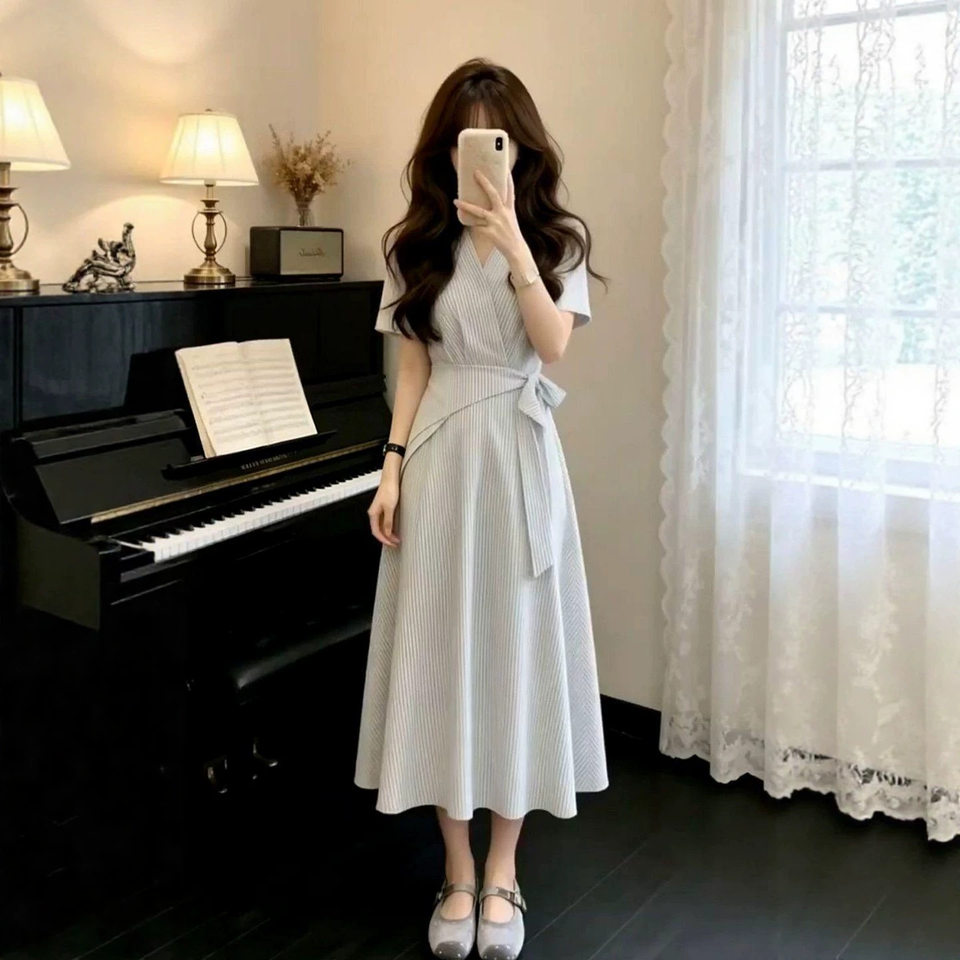 Đầm sơ mi kẻ sọc cổ chữ V tay ngắn chiết eo tôn dáng — Váy sọc (chất lượng cao)