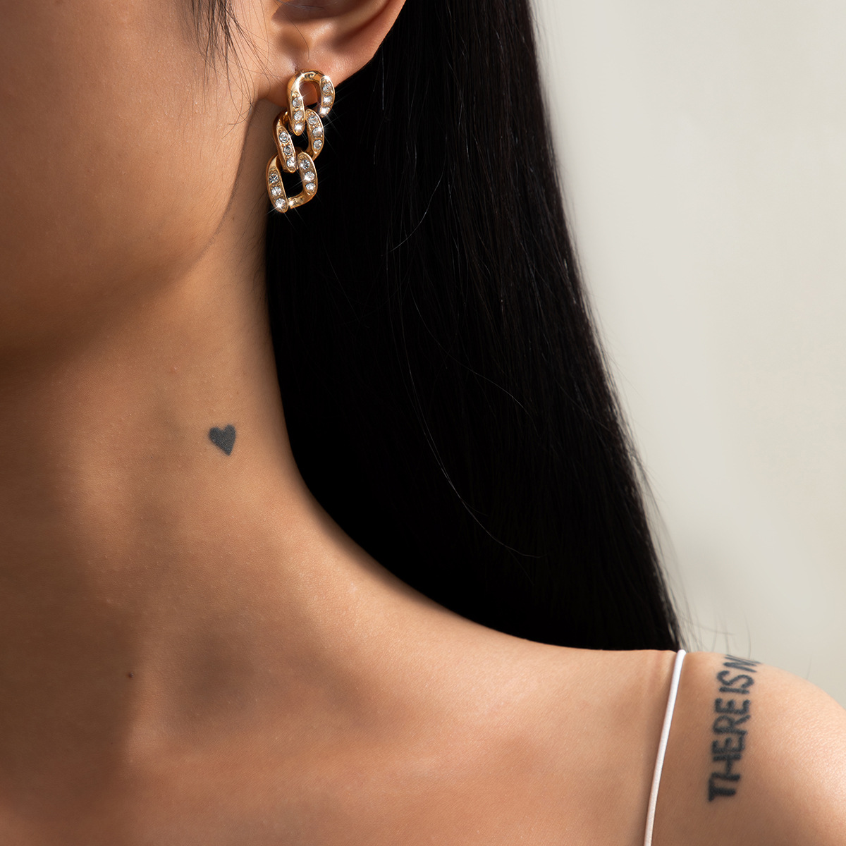 Simple Diamond Chain Earrings display picture 4