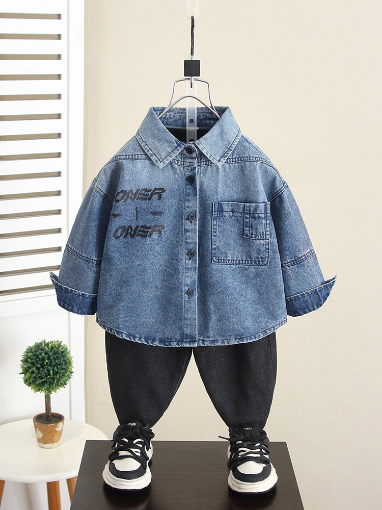 6259 Camisa vaquera para niños Chaqueta 2024 Otoño Nuevo estilo Estilo occidental Ropa de otoño para bebés Camisa de manga larga para niños de primavera y otoño