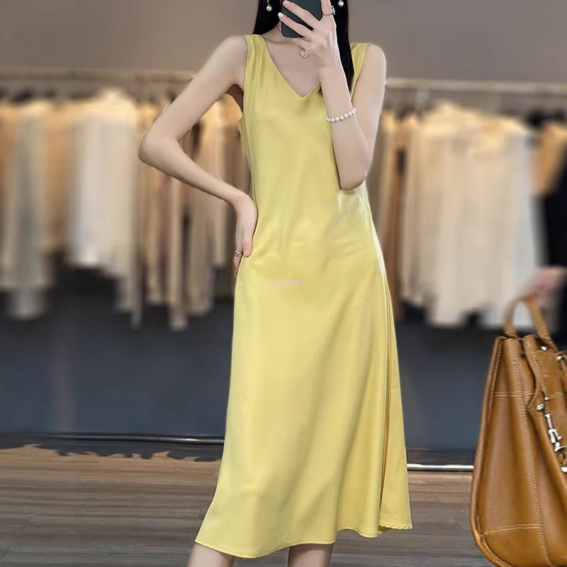 Spring High-End Silk Camisole Dress for Women, Acetate French-Style Mid-Length Dress, Versatile Sleeveless Tank Dress, Trendy