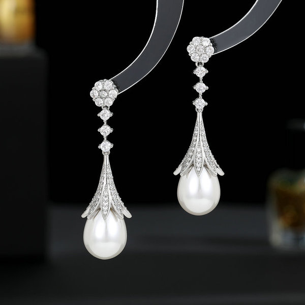 Retro elegant long earrings for face sculpting drop-shaped from…