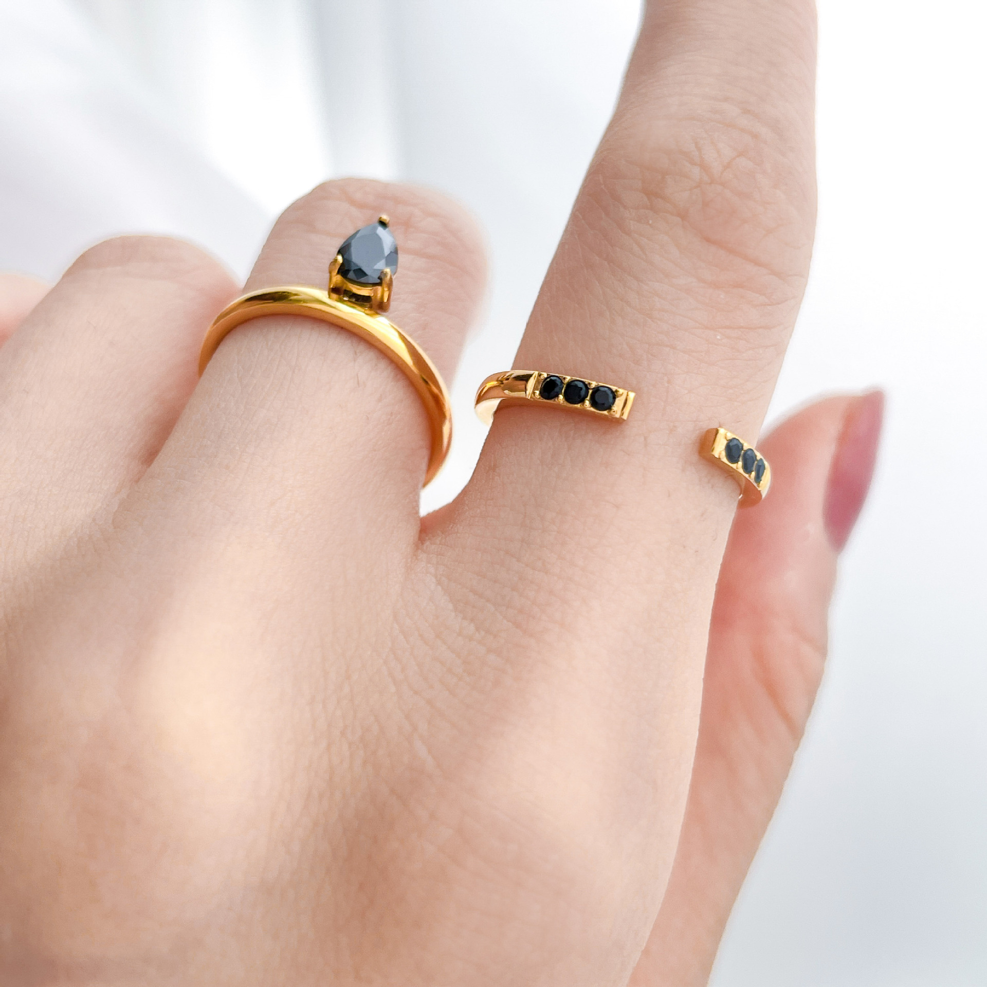 Retro Roman Style Geometric Titanium Steel Plating Inlay Zircon Rings display picture 4