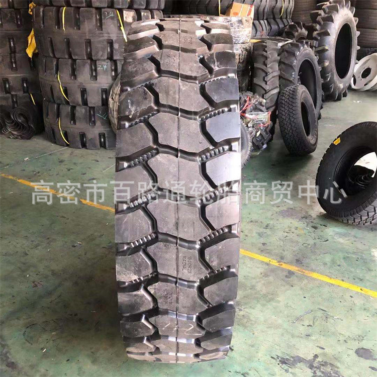 供应1600R25宽体车轮胎矿山1600R25自卸车加厚耐磨
