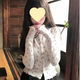 韩系漂亮白色甜美小碎花开衫针织早春外套毛衣设计感小众显瘦上衣