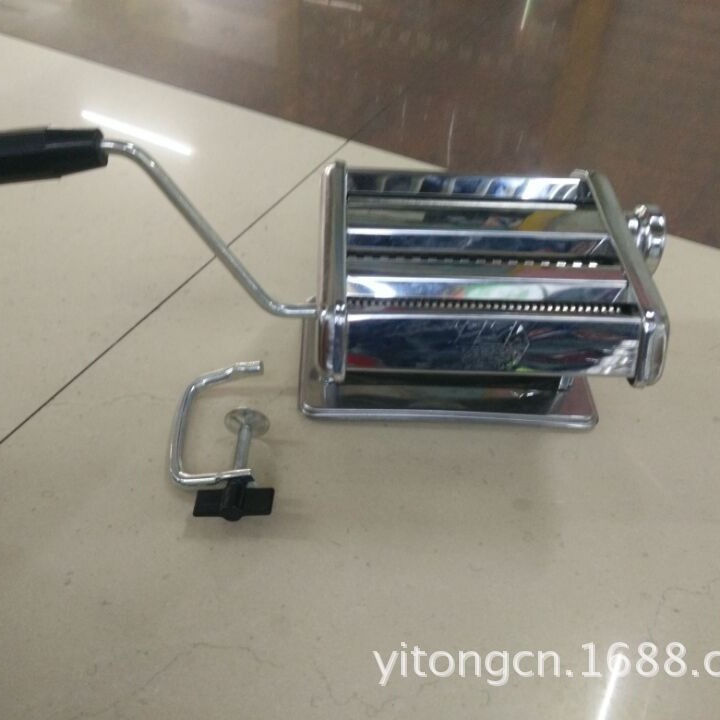 Nuevo modelo transfronterizo, compacto, práctico y elegante, máquina para hacer fideos manual, verde, fácil de operar, volumen de exportación mensual de 2 contenedores de gran volumen.