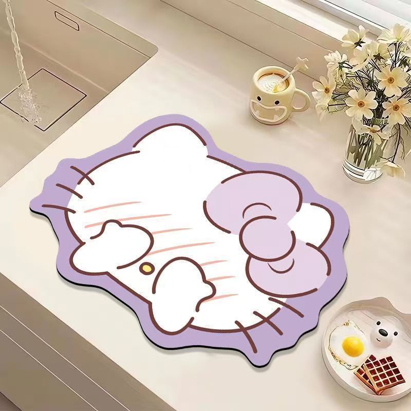 보라색 눈을 가린 수줍은 고양이