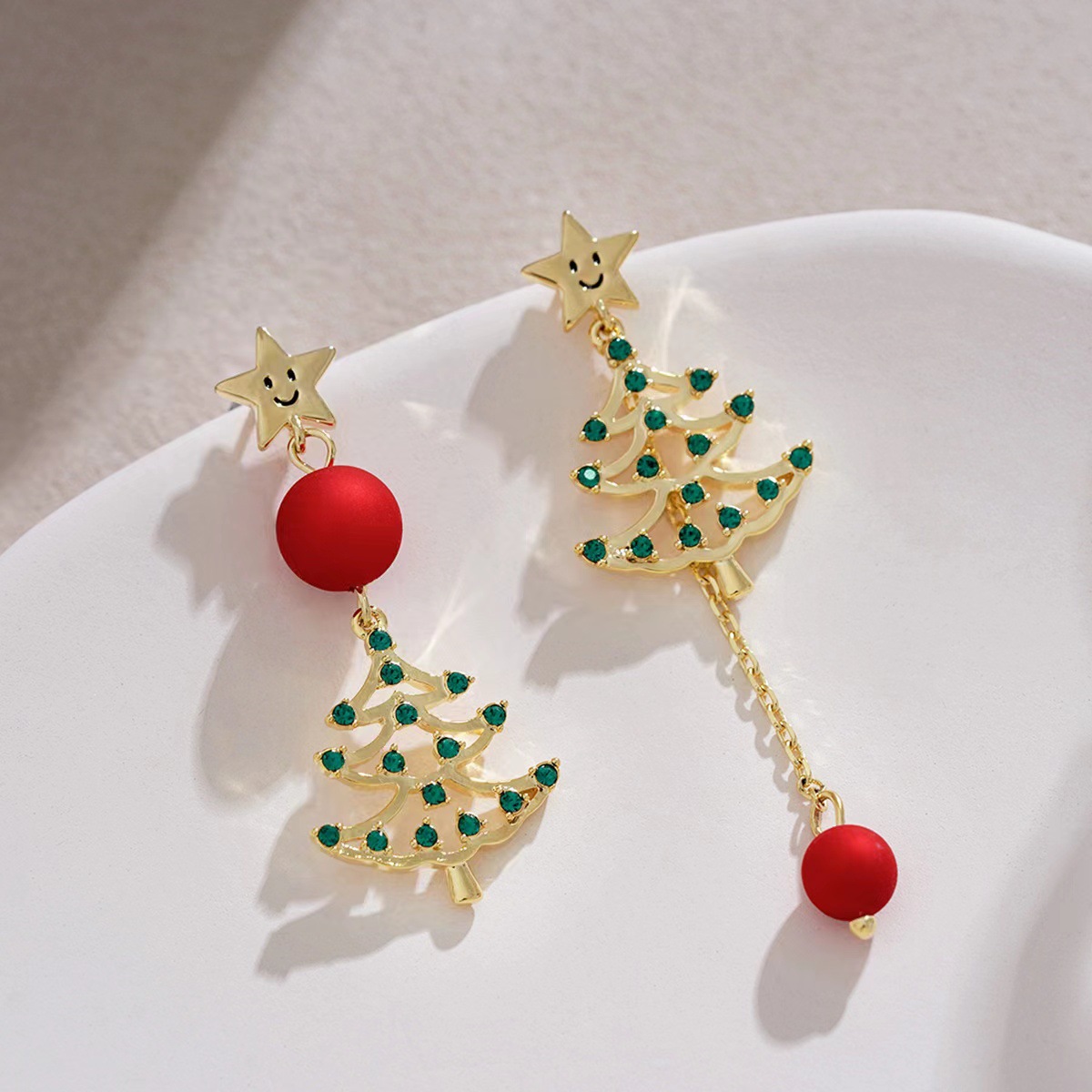 1 Pair Basic Modern Style Christmas Tree Plating Inlay Alloy Zircon Drop Earrings display picture 1