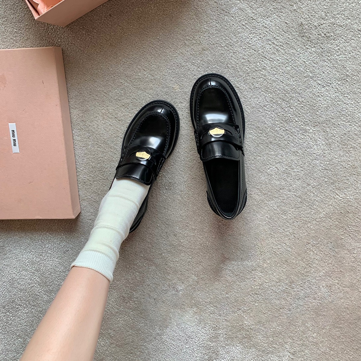 葡萄家牛皮版~小金币英伦风一脚蹬小皮鞋单鞋圆头开边珠粗跟单鞋