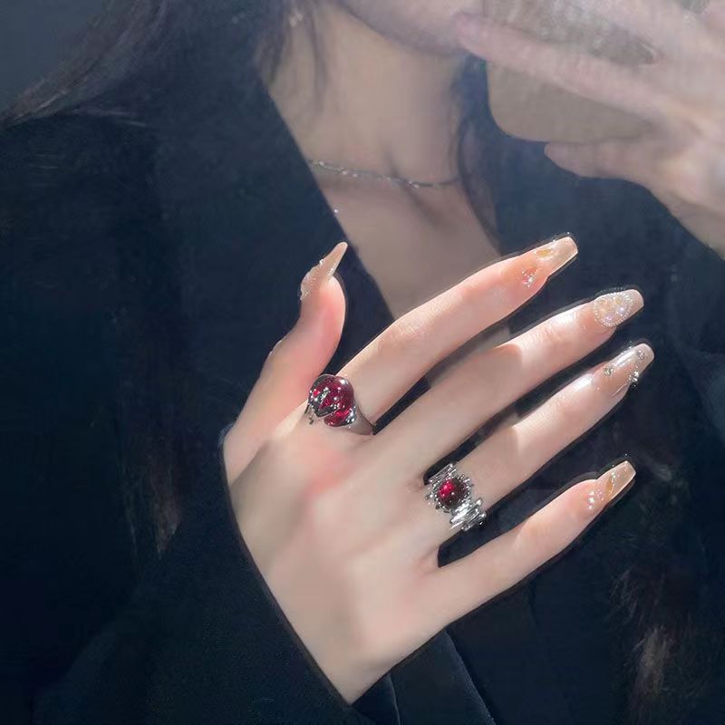 Anello aperto da donna con zircone rosso stile francese vintage_voghion.com