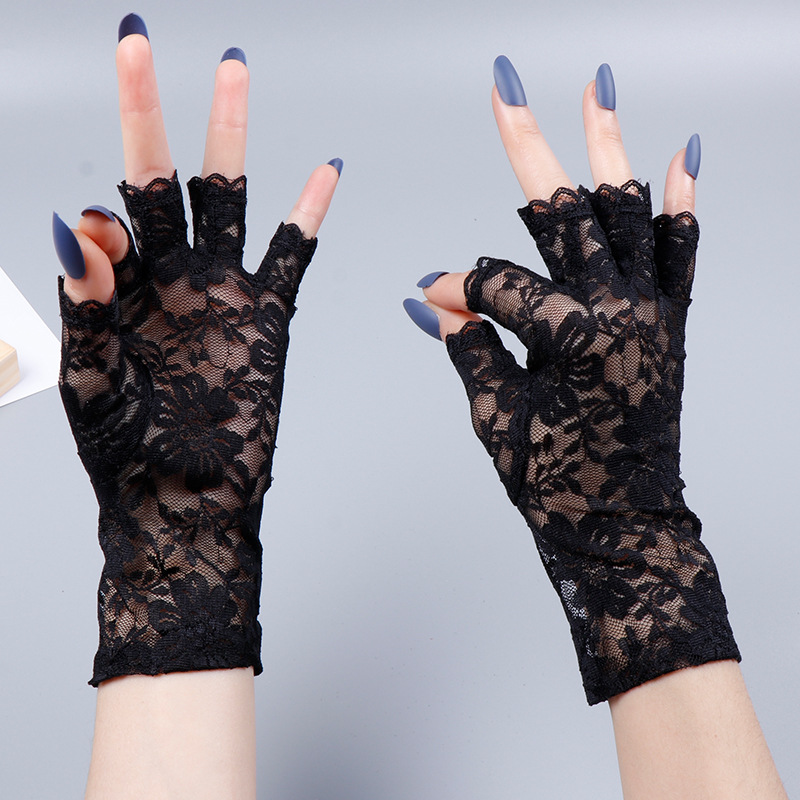 Lace gloves