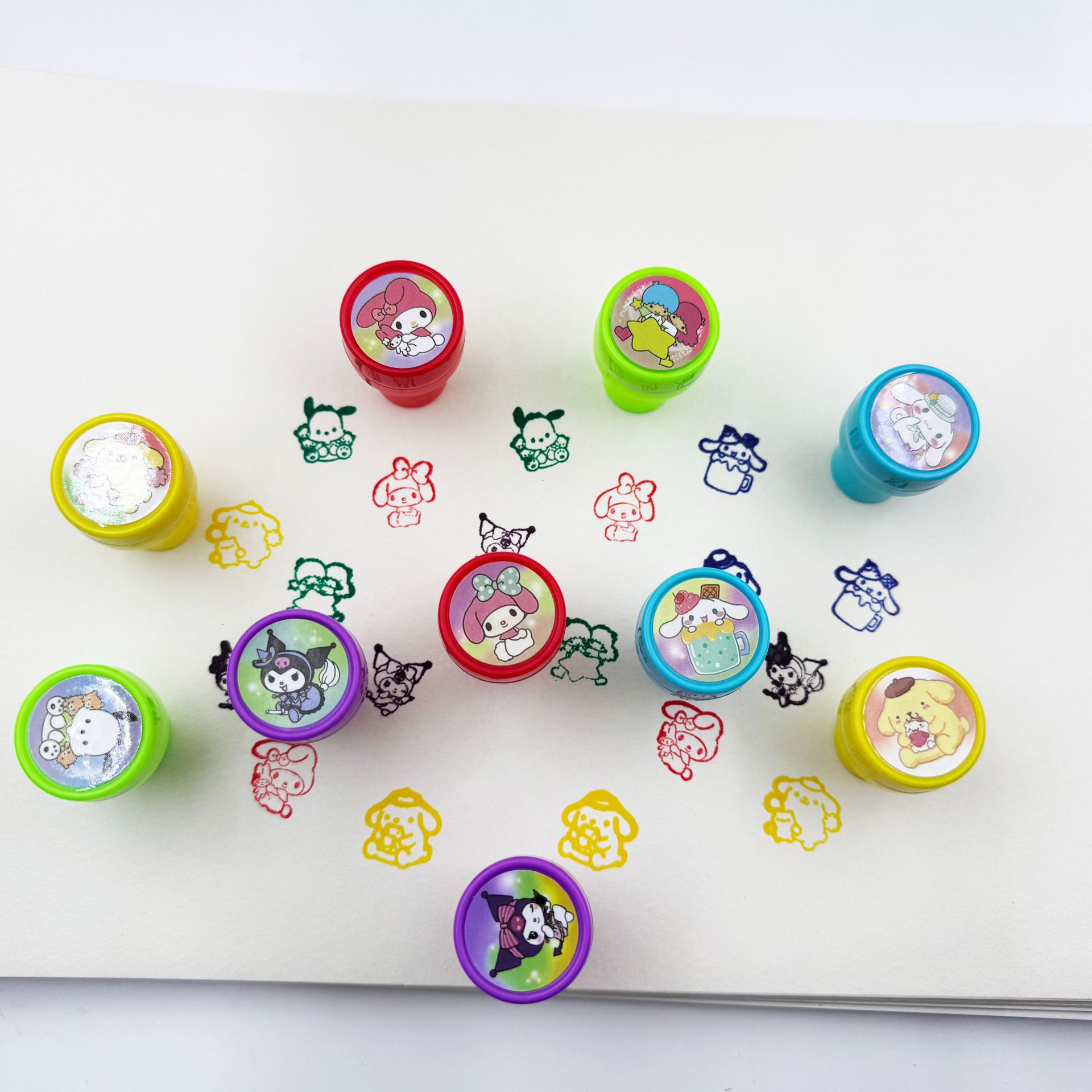 Una variedad de sellos para niños, premios para niños, sellos pequeños, mini sellos, sellos de dibujos animados, sellos creativos divertidos