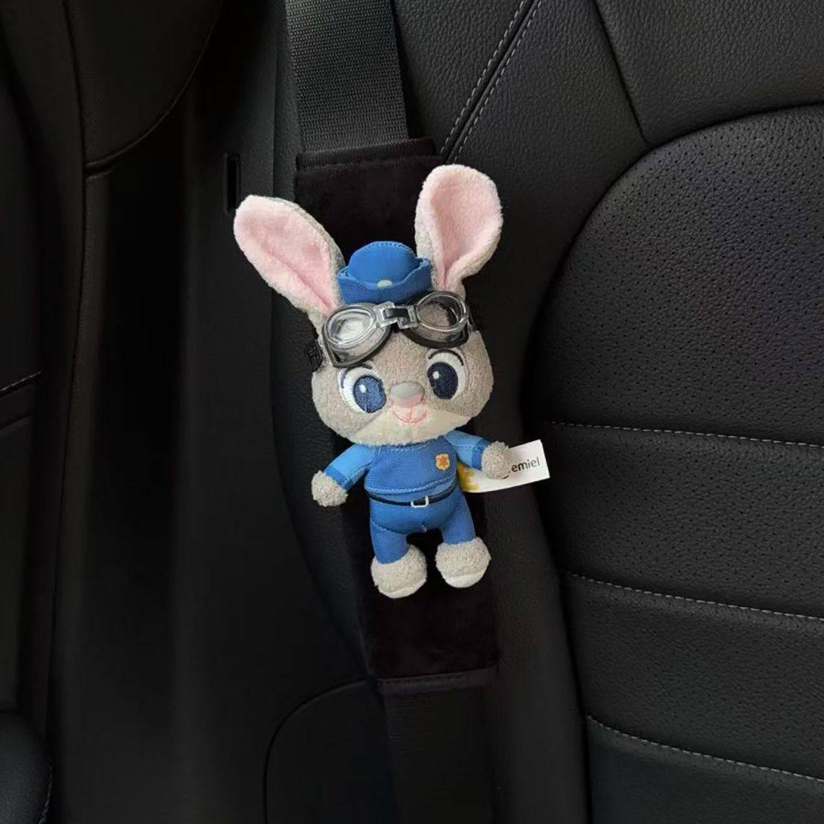 Seatbelt protective cover to prevent wear on clothing, Zootopia Judy and Nick couple set, car interior decoration shoulder pad