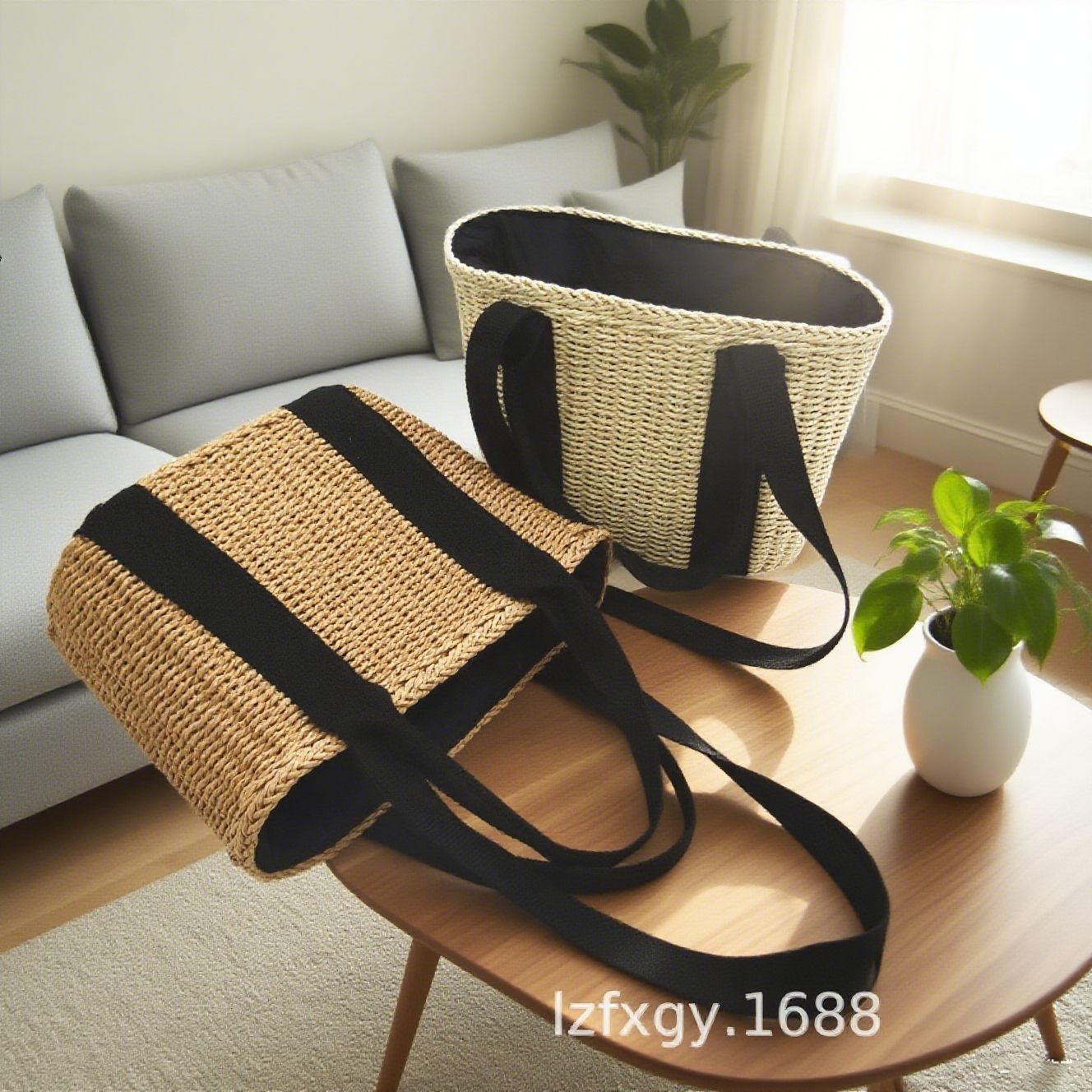 Straw fashionable one-shoulder bag