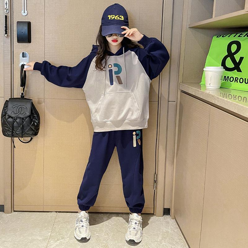 여자 가을 의류 세트 2024 큰 어린이를위한 새로운 한국어 스타일 후드 티셔츠 유행 서양식 캐주얼 스포츠 투피스 세트
