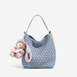 小水桶包袋中袋手工编织女包复古带挂饰handbags ins风格单肩斜挎