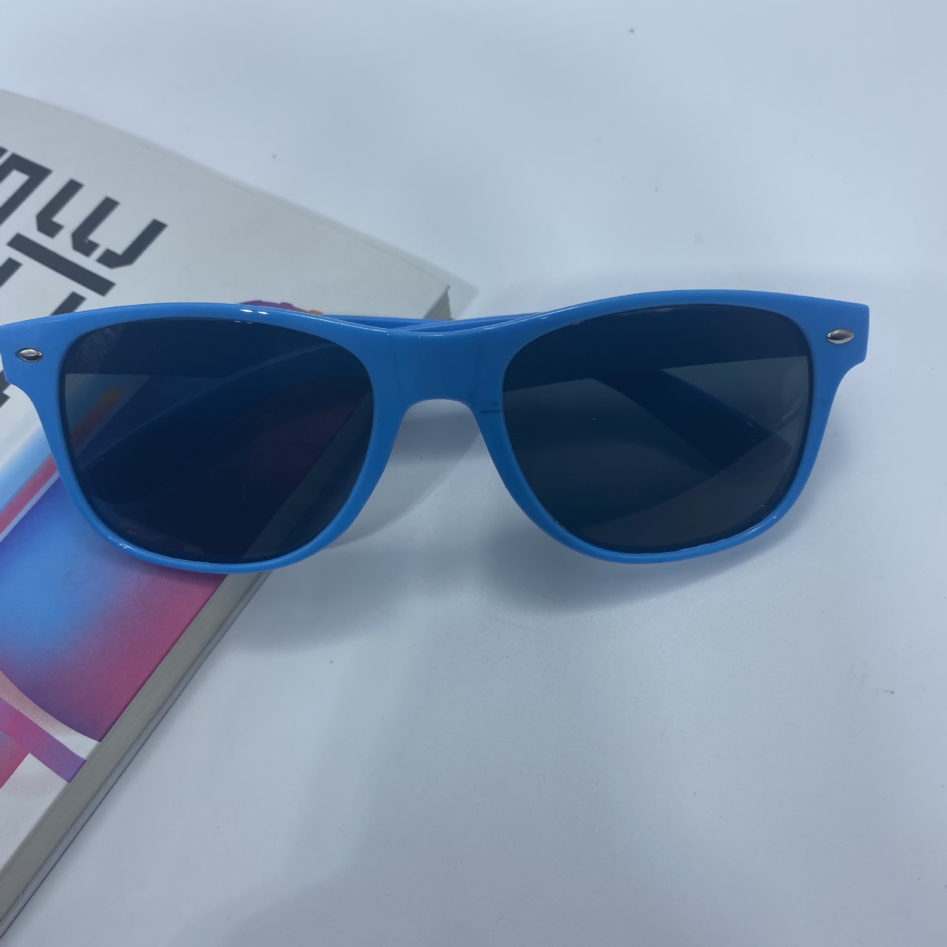 50g Weight Full Frame Glasses Structure Sunglasses Classification PC, UV400 Protection Lens Material Oval Frame Glasses Style Outdoor, Travel Occasion Rainbow Pattern Unisex Gender Hip-Hop, Streetwear Style Hip-Hop Streetwear Rainbow PC UV400 Protection Oval Frame Full Frame Women's Sunglasses 3