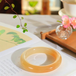 Jin Yu Tang Xinjiang Hetian jade sugar white jade bracelet color noble elegant bracelet type simple and elegant in poetry and painting