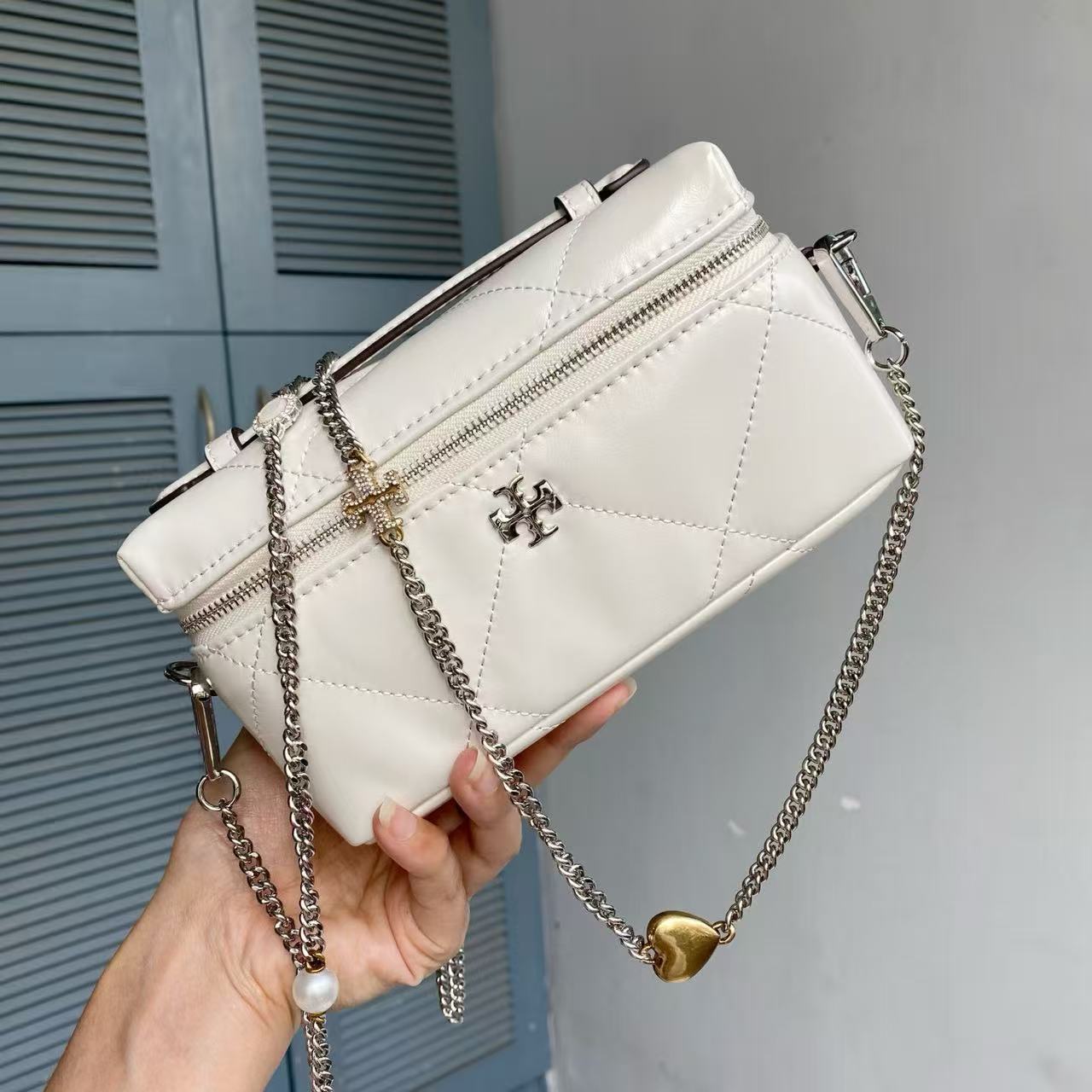 Tb's New Kira Cosmetic Bag, Box Bag, Leather Quilted Women's Bag, Chain Small Bag, Handbag, Fashionable and Exquisite Women's Bag
