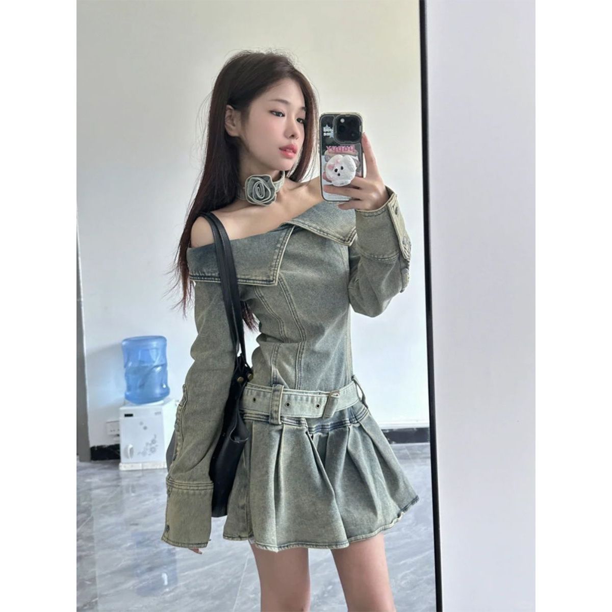 美式辣妹复古一字肩牛仔连衣裙女夏季新款设计感收腰显瘦百褶短裙