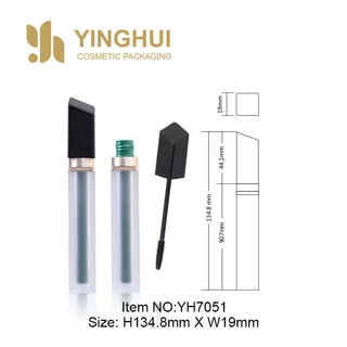 彩妆包材 盖注塑黑色 瓶口注塑绿色 中圈喷镀 瓶注塑透明喷哑光