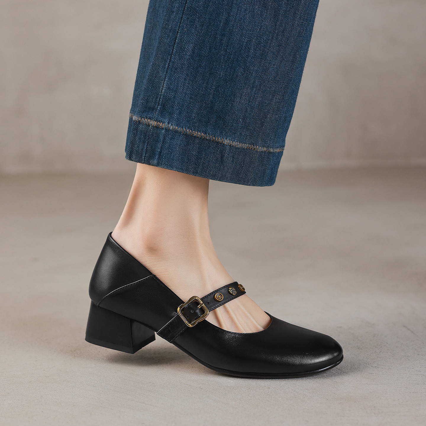 Giày Mary Jane nữ quai ngang khóa đinh tán, gót thô 4 cm, mũi tròn kiểu ballet — đen