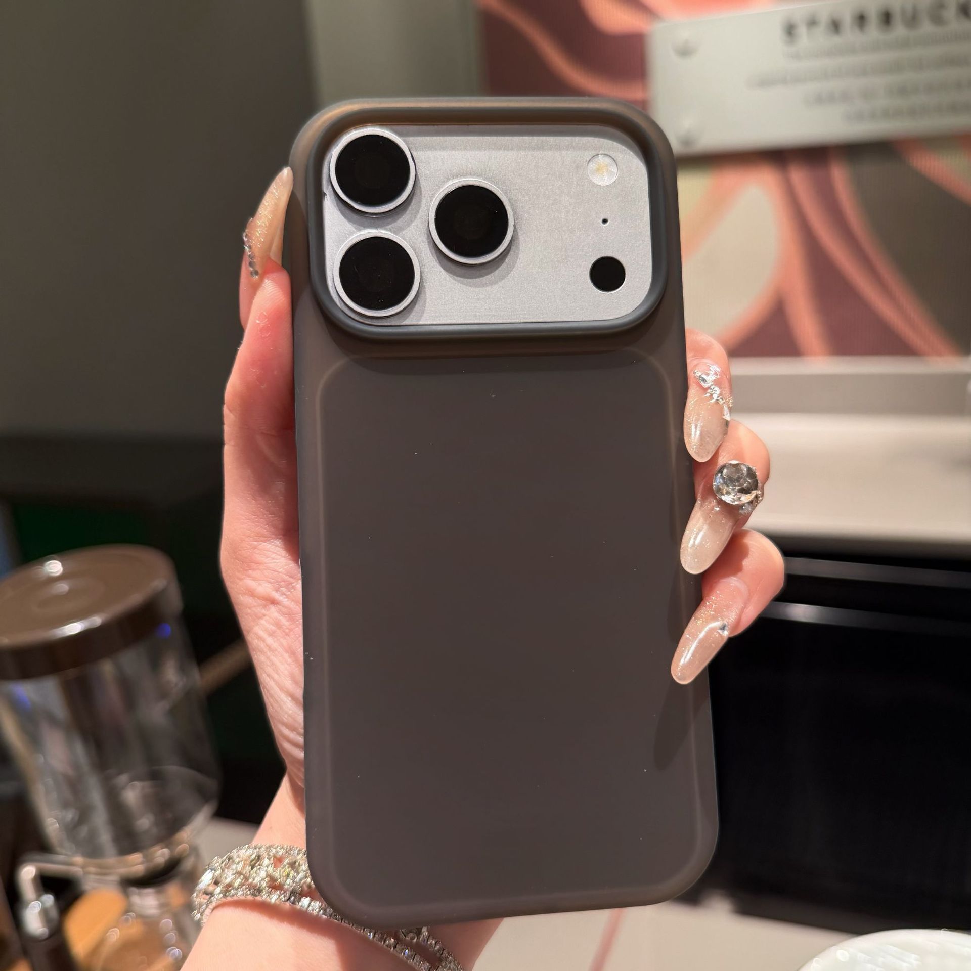 Cambio de segundo 17 simple agujero de helado para Apple 17Promax caso de teléfono iPhone 14 cubierta de botones