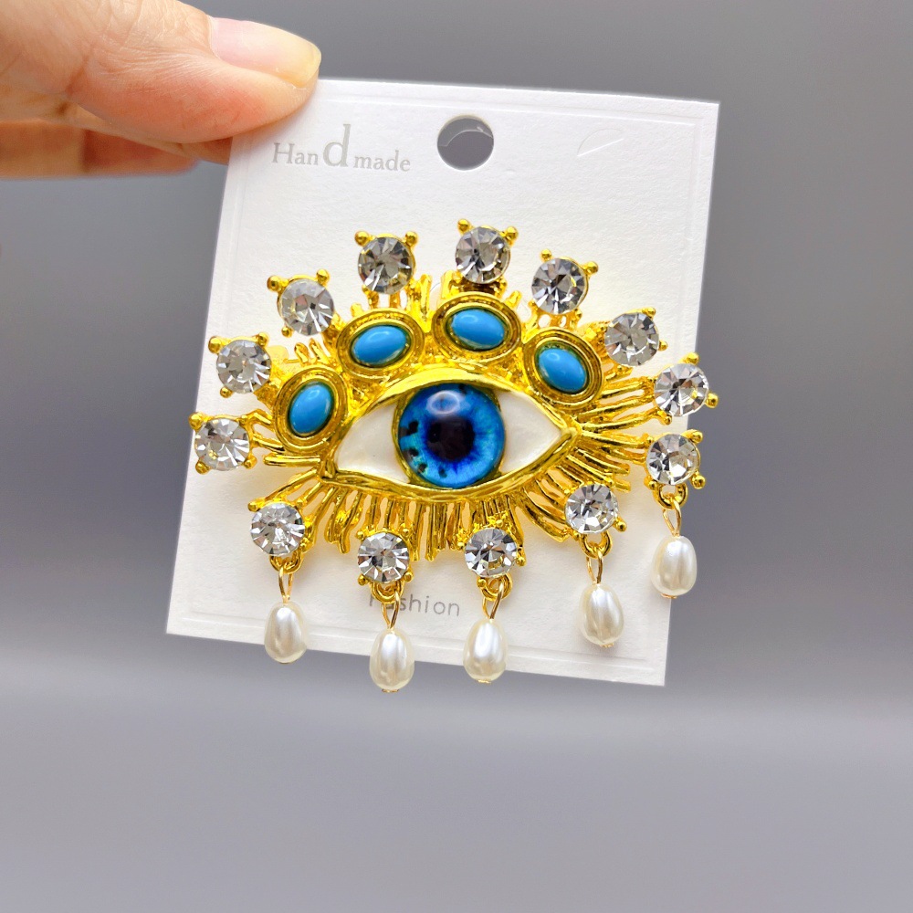 Broche élégante en filigrane médiéval avec émail baroque cristaux_voghion.com