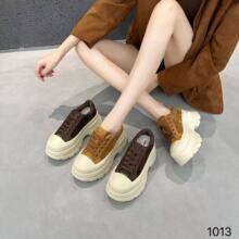 真皮休闲复古美拉德咖色增高面包鞋小个子松糕鞋显脚小厚底板鞋女