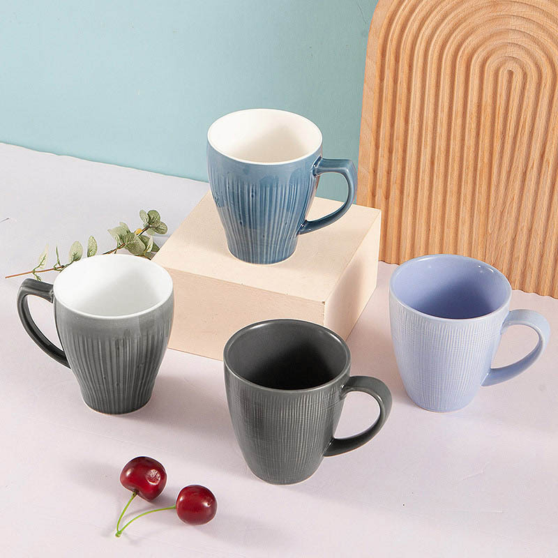 Porcelana de pelo flojo línea de loto marca taza de pareja taza de cerámica creativa simple taza de agua doméstica taza de cerámica