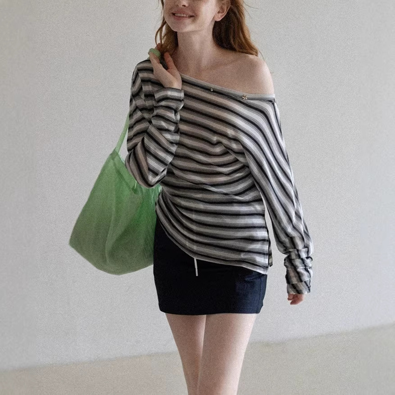 Off-Shoulder Loose Long-Sleeve Sun-Protective T-Shirt for Women, Spring and Summer Striped Design, Stylish Casual Slimming Top
