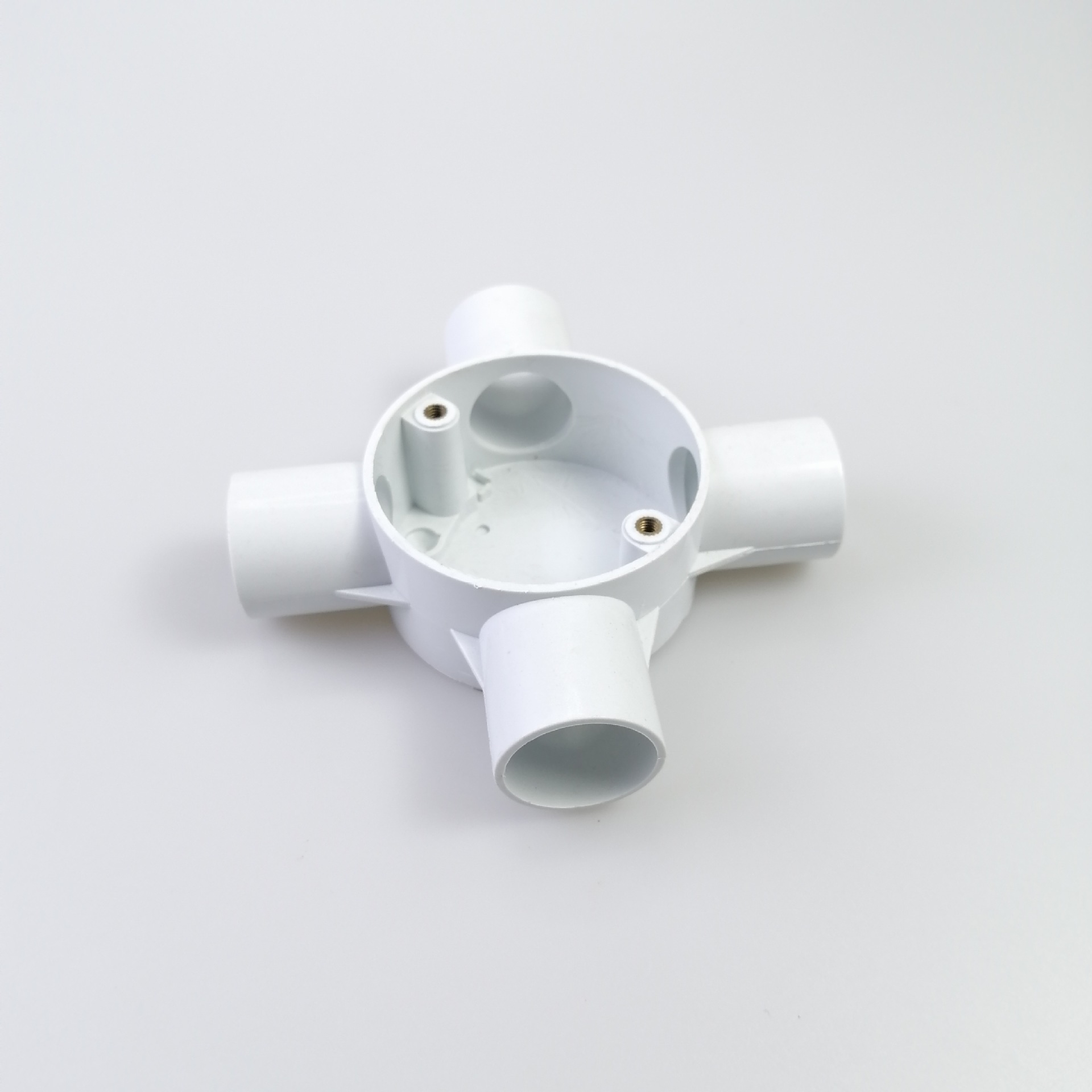 金民外贸专供一通二通四通塑料接线盒家用圆形二通四通分线盒