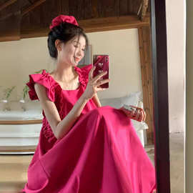 法式气质飞飞袖玫红色连衣裙女夏季方领裙子小众设计感长裙A字裙