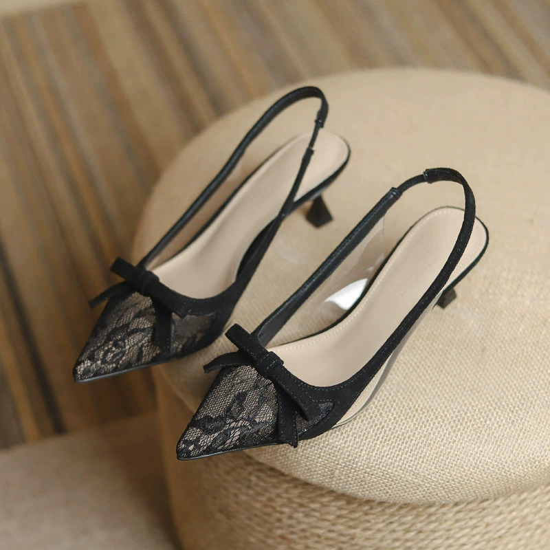 Сексуальные кружевные туфли на маленьком каблуке 2025 весенний новый стиль Baotou с бантом на задней части и ремешком на среднем каблуке популярные женские сандалии