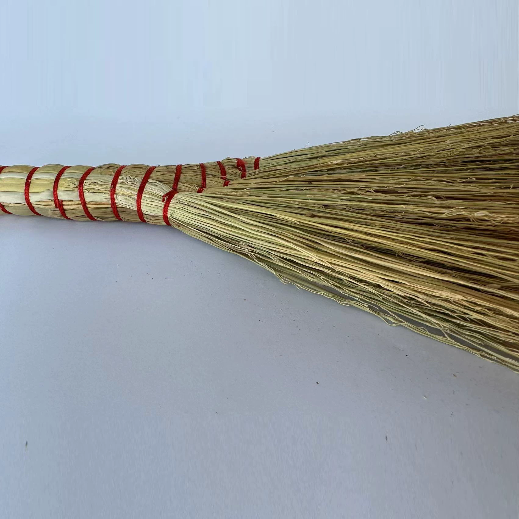 Маленький столик веник, DIY