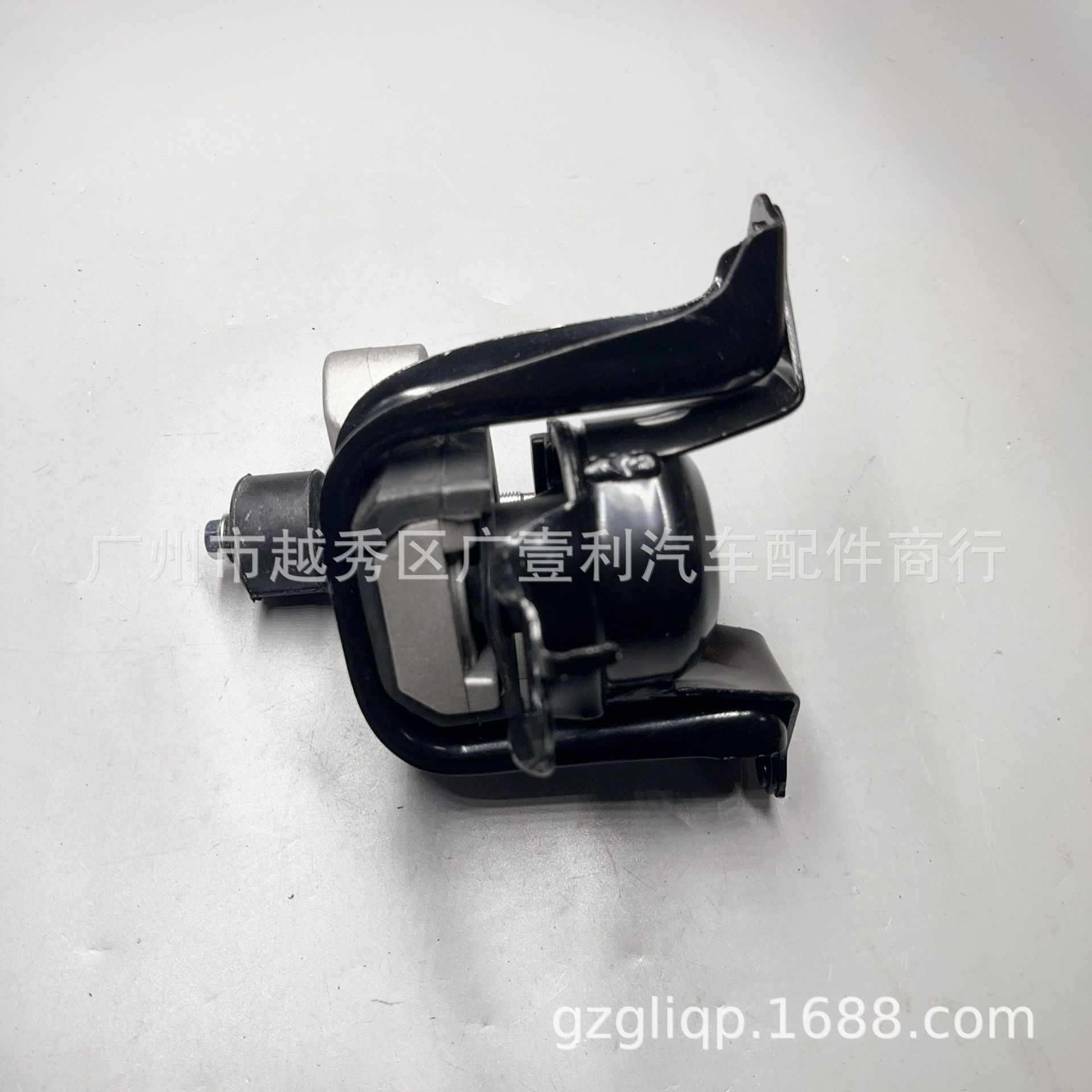 Applicable 12305-0M020 12305-21060 12360-21140 VITZ NCP10 right machine foot glue