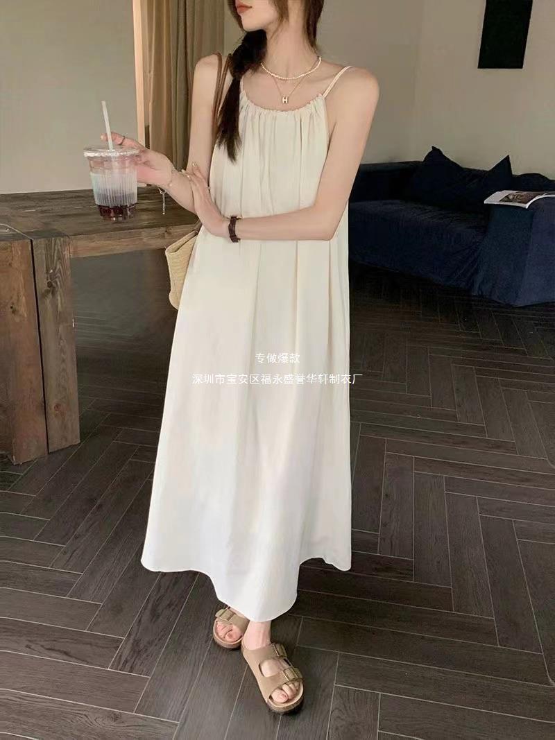 白色梦幻吊带连衣裙White Textured Mid Dress