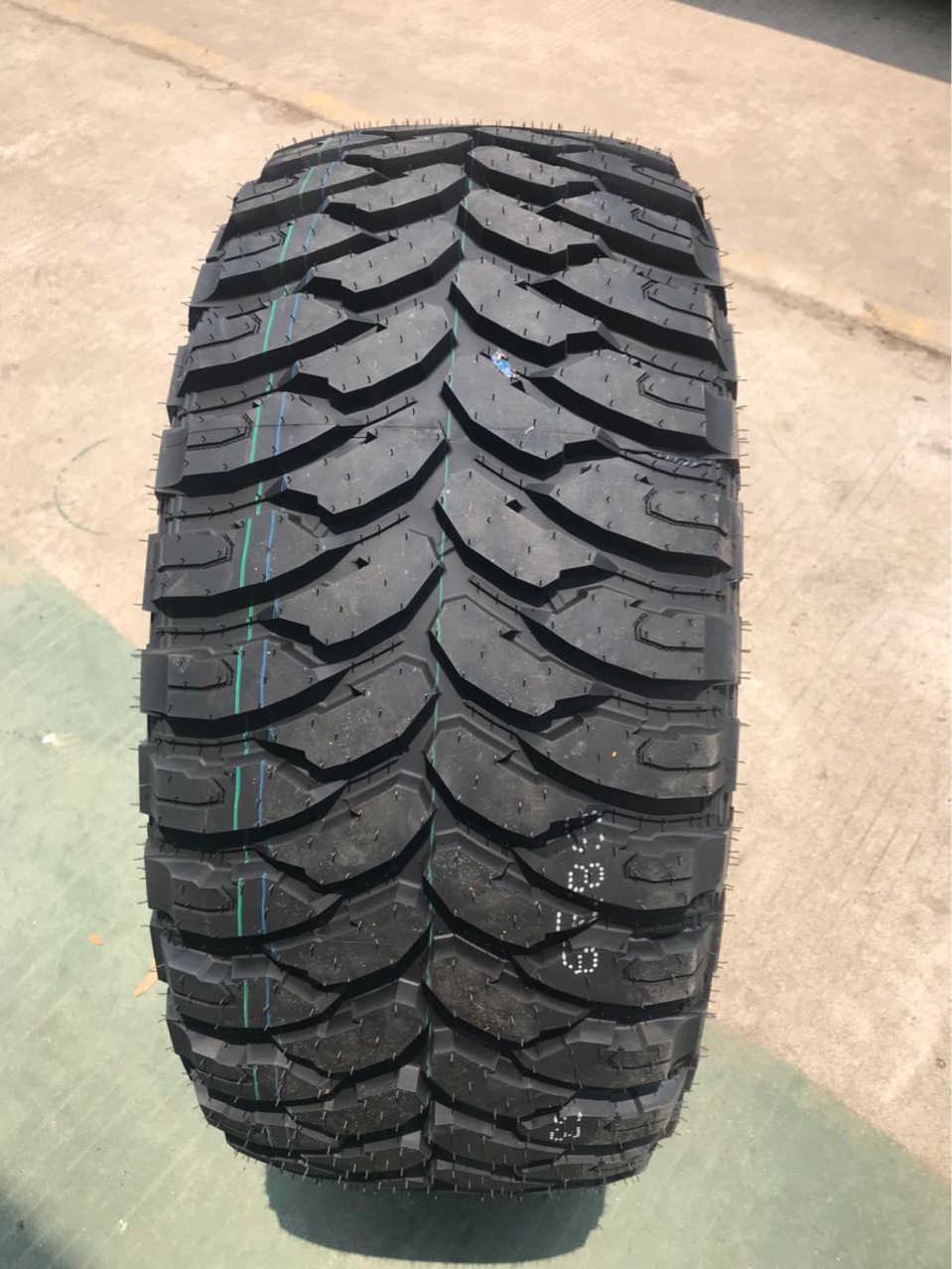 Comforser Comforser Mud Off-Road Tire 37X13.5R24 Car Tire Export Export Tire