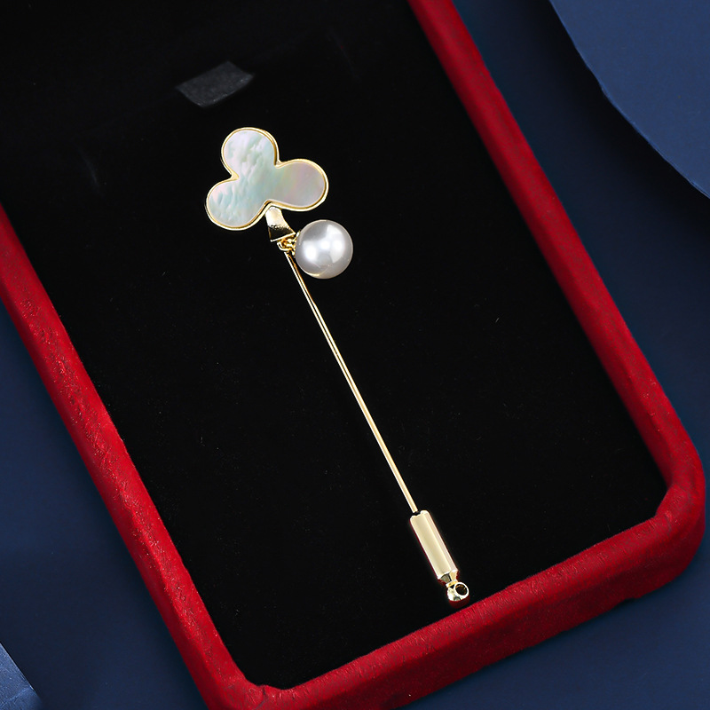 Otoño y invierno nuevo estilo natural conchas de perlas simple trébol universal broche de vestido de flores de pecho de mujer broche de broche de traje image 7