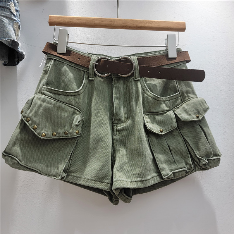 Pantalón corto de mezclilla estilo cargo corte en A de tiro medio