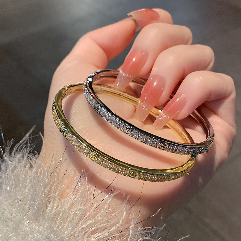 18k Color-preserving Electroplated Sparkling Zircon Bracelet All-match Micro-inlaid High-end Women's Light Luxury Bracelet Bracelet 18k Color-preserving Electroplated Sparkling Zircon Bracelet All-match Micro-inlaid High-end Women's Light Luxury Bracelet Bracelet
