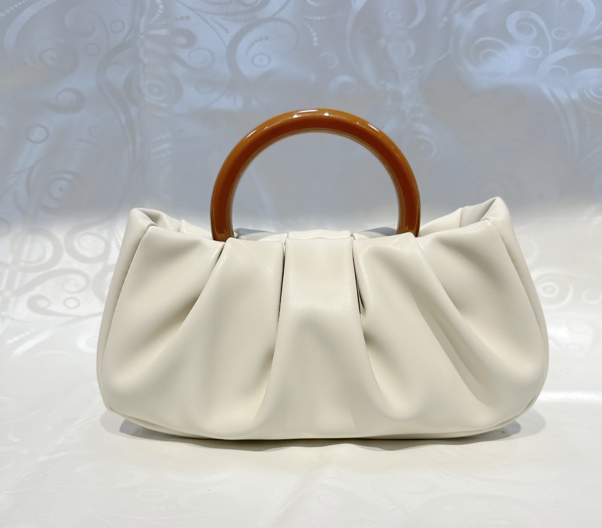 198g Weight Polyester Lining Material Magnetic Buckle Closure Type Top Handle Strap Type Evening Bag Bags Type Casual, Party, Shopping Occasion Pu Leather Material Solid Color Pattern All Seasons Season Women's Gender Elegant Style Cloud Shape Shape Gold Silver Green Pu Leather Solid Color Cloud Shape Evening Bags 18