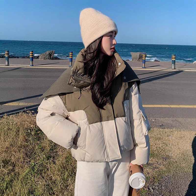 Super hermosa cinta de contraste, chal corto de pluma, ropa de algodón para mujeres invierno 2025 nueva chaqueta de algodón de aire occidental