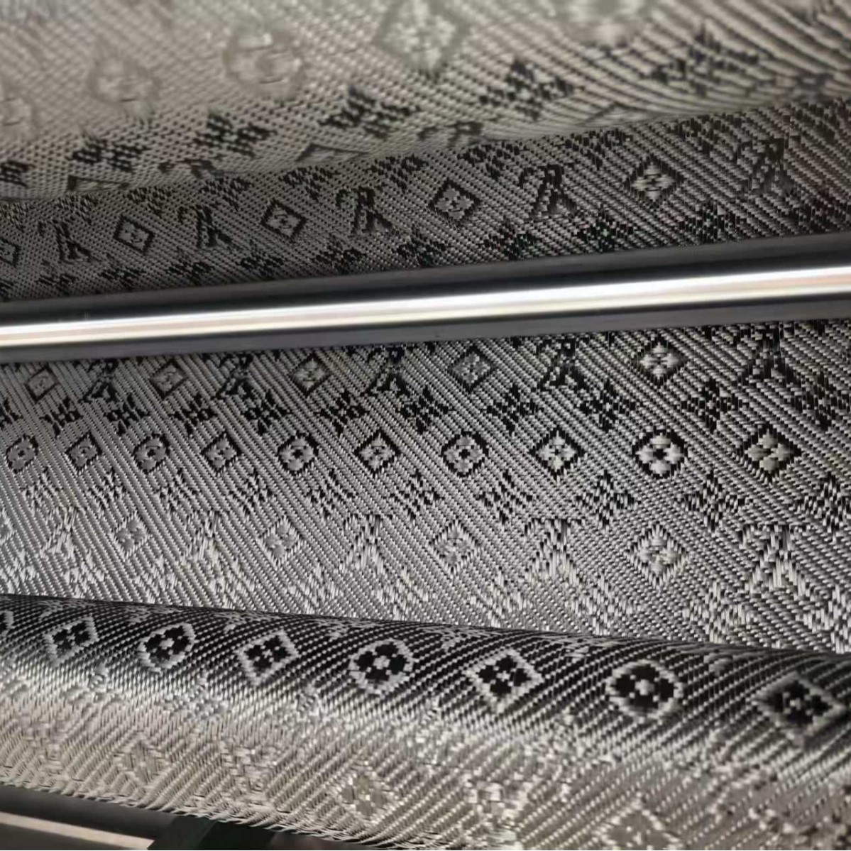 L V  3k 240克碳纤维提花布