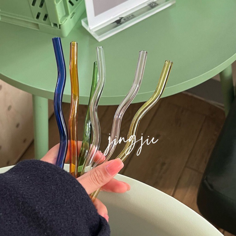 Buy quality Glass Straw Highvalue Creative Wave Straw Heatresistant