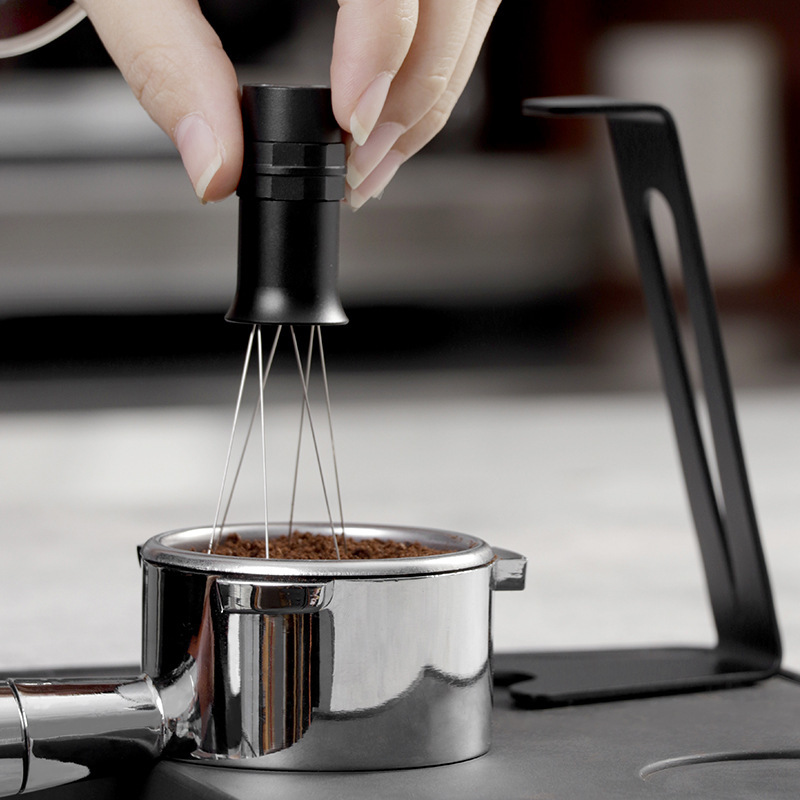 Coffee cloth powder needle cloth powder device coffee powder mixing agglomerate scattering device needle type magnetic absorption type diffusible powder needle
