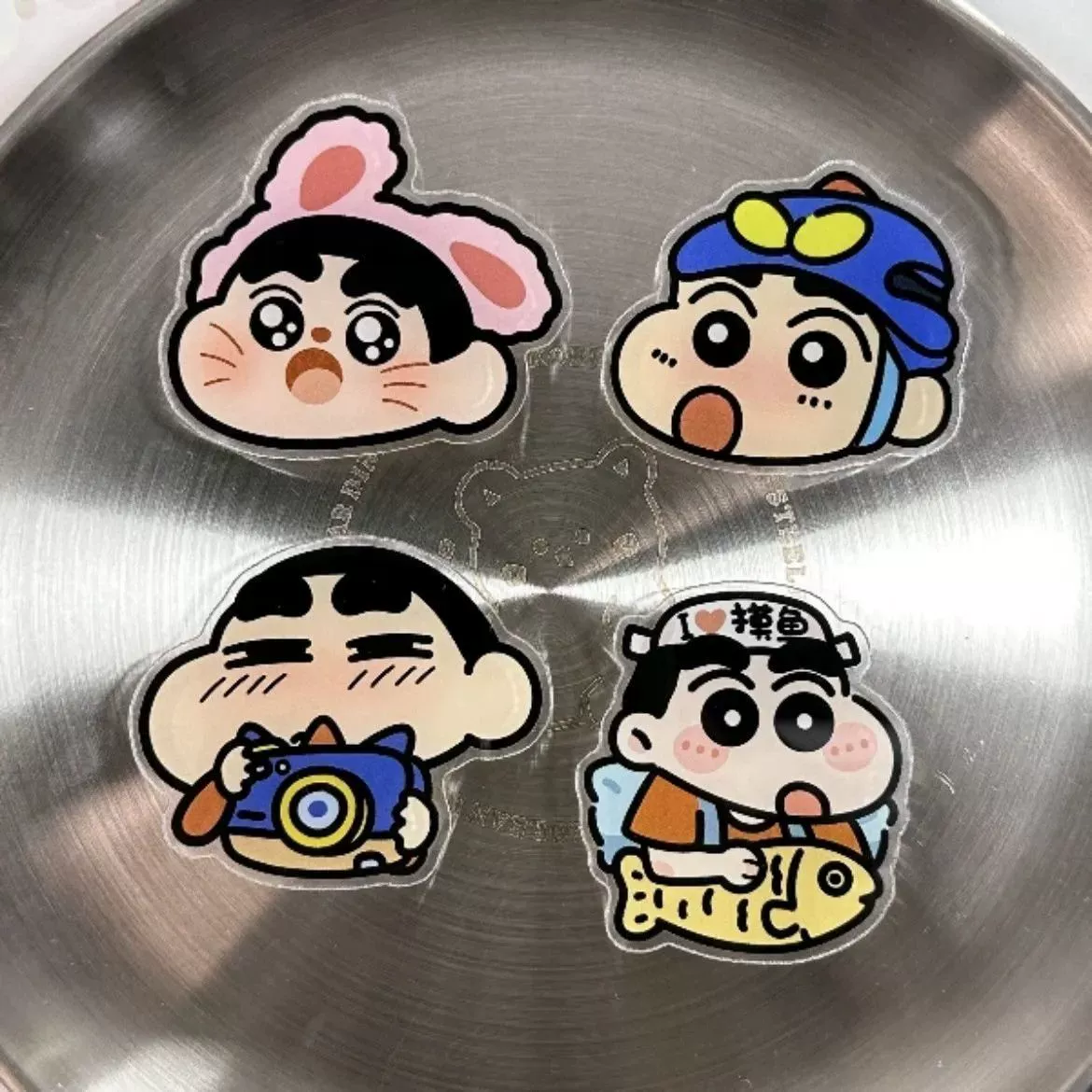 Держатель для телефона с подушкой безопасности, серия «Креёнь Шин-чан», мультяшный/универсальный/регулируемый, из смолы, забавный гаджет, незаменимый помощник для ленивых