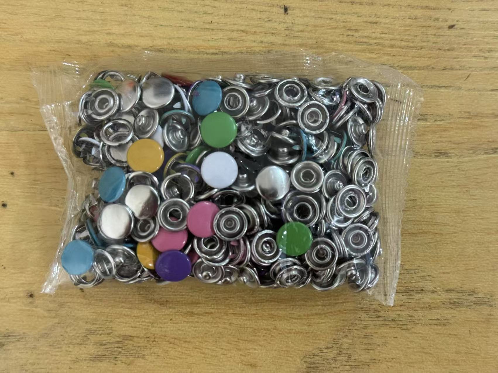 Juego de instalación de hebilla de cinco garras Botón de abrazadera de cinco garras Botón oculto Botón a presión Botón hembra Botón sin costura Botón transfronterizo de cinco garras