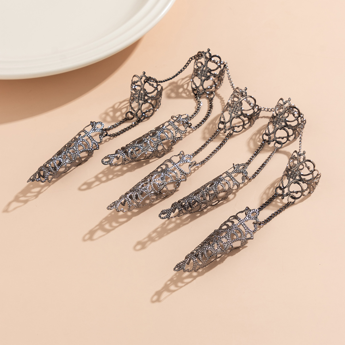 Bracelet chaîne à griffes de doigt Punk, anneaux de pointe d'ongle, motif creux, griffes de doigt de reine ancienne pour femmes et filles, Halloween Cosplay_voghion.com