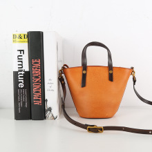 ¿WܛƤ͹ˮͰ eͨڰ ɫбŮʿ